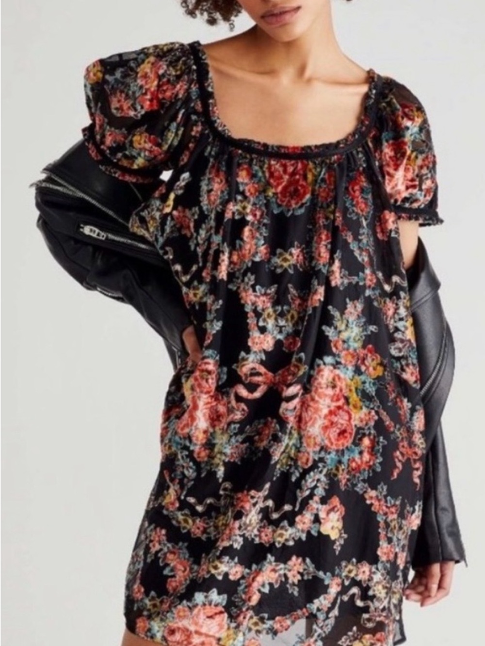 Free People - Black and Velvet flower Women's  Puff-Sleeve dress - XS